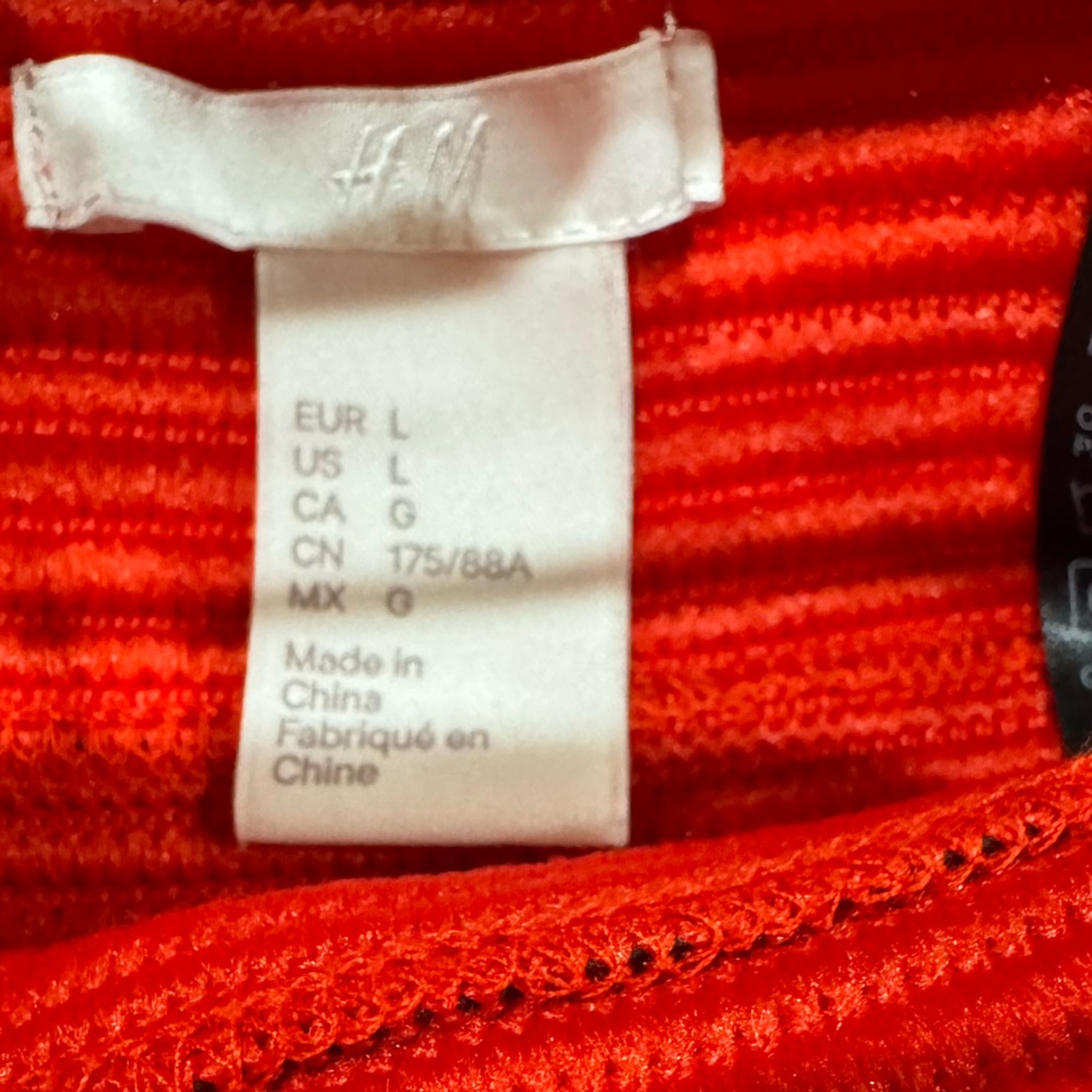 2 Piece H&M Red Skater Skirt & Matching Blazer Suit with Ribbed Pleats Size L/10 - Picture 14 of 16